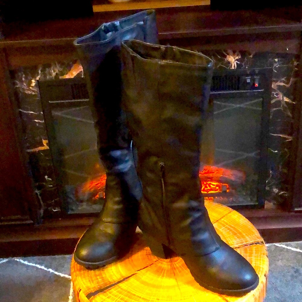 Mukluks Boots, rainy day special!